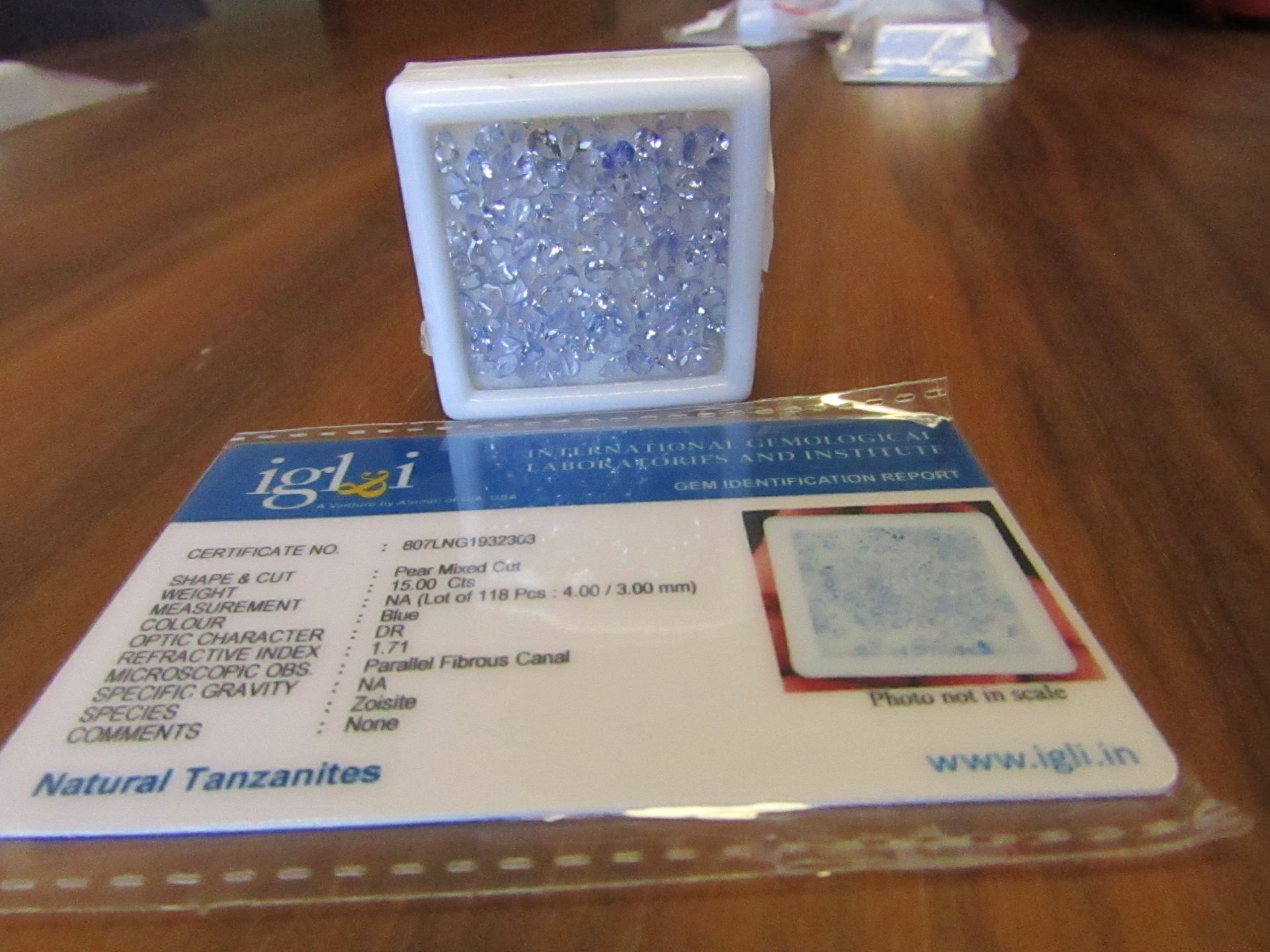 IGL&I Certified 15.00 carat 118 pieces Natural Tanzanite Gemstones. A fantastic collection for