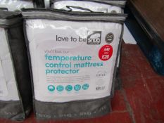 Snug Temperature control mattress protector size single, new in packaging RRP £40