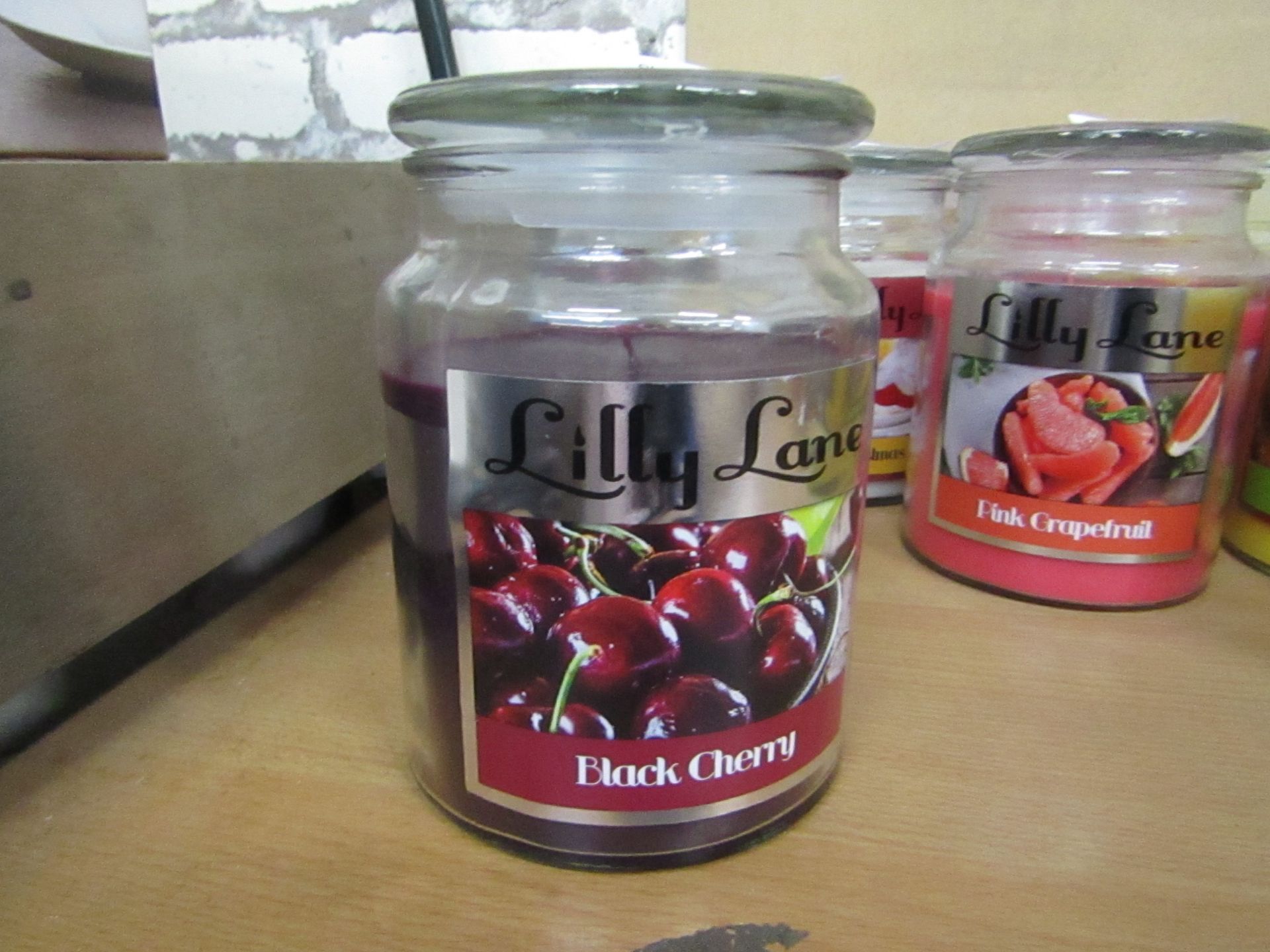 18oz Lilly Lane Strong scented Candle in a Jar, new, Black Cherry