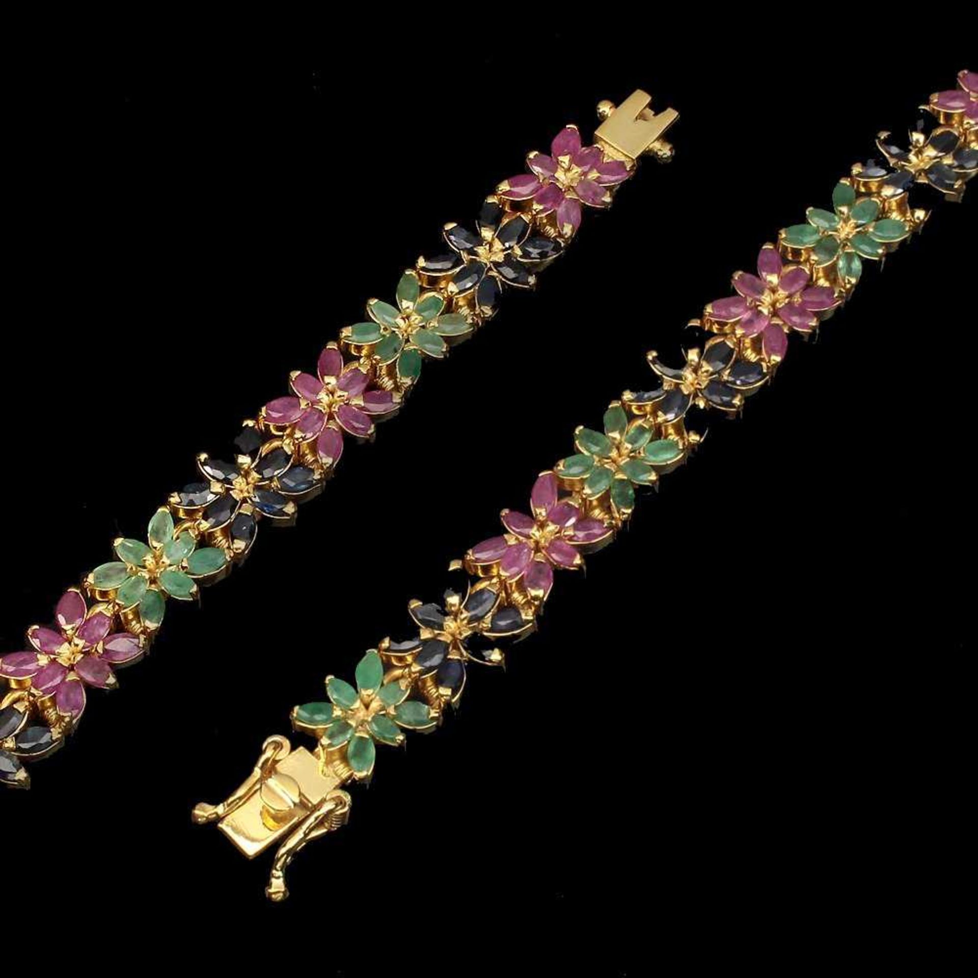 A truly stunning - Natural Emerald / Ruby / Sapphire Bracelet, This bracelet has a magical / - Image 3 of 3