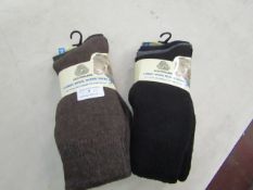 6 pairs of mens Australian lamb wool blend socks size 6-11 , new in packaging.