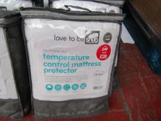 Snug Temperature control mattress protector size single, new in packaging RRP £40