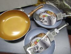 set of 3x pans, 24cm, 2x 28cm, all unchecked