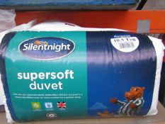 Pallet of 32x Silent Night Supersoft 10.5 tog king size duvets, new in packaging