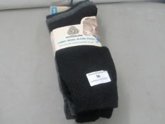 3 x pairs of mens Australian lambs wool blend socks sizes 6-11 , new and packaged.