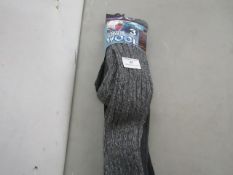 1 x pack of 3 pairs of mens long wool socks sizes 6-11 , new and packaged.