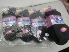 12 X Pairs of Mens Thermal socks size 6-11 new in packaging