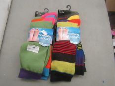 2 x packs of 3 mens design socks sizes 6-11 , new and packaged.