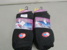 6 X Pairs of Thermal Socks size 4-6 new in packaging