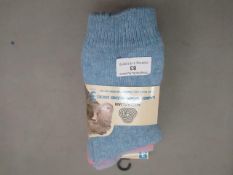 1 x pack of 3 women's Australian lambs wool blend socks sizes 4-7 , new and packaged.