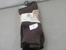 3 x pairs of mens Australian lambs wool blend socks sizes 6-11 , new and packaged.