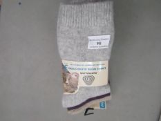 2 x packs of 3 mens design socks sizes 6-11 , new and packaged.