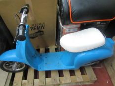 Razor mod chrissy electric scooter, has been used and this item is working slightly, it is slow