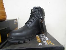 Regatta Crumpsall safety boots (size UK7), new