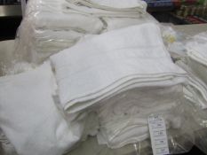 Large guest 100% Egyptian cotton towel, 40 x 60cm. New.