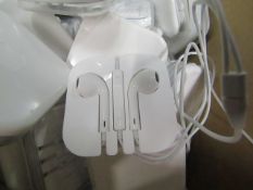 5 x apple earphones , untested and packaged.