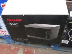 Sharp 25 litre 900w microwave (YC-MS51), tested working and boxed