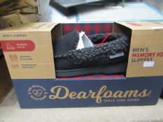 Dearfoams mens memory foam slippers sizes 6-7 , boxed.