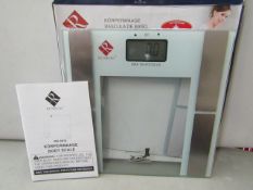 Renberg digital scales, batteries included. boxed.