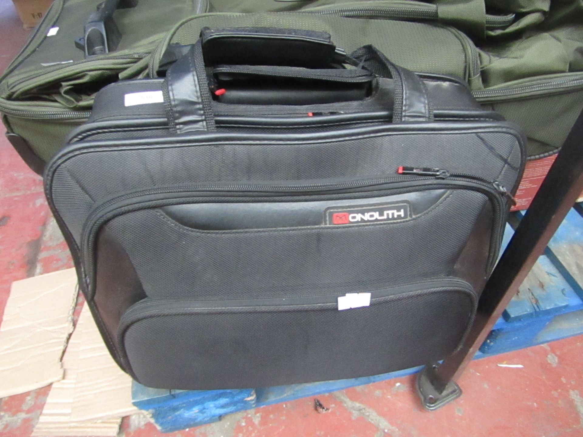 Onolith four compartment carry bag.