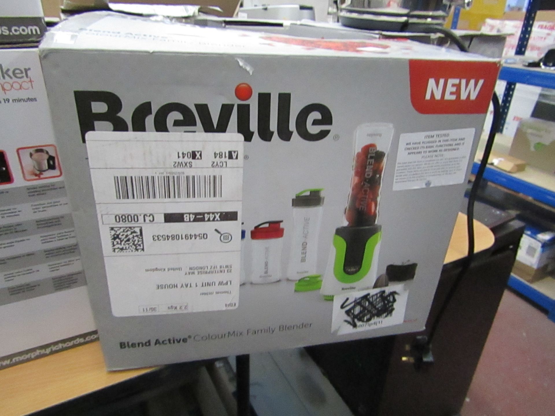 breville blender active powers on and boxed