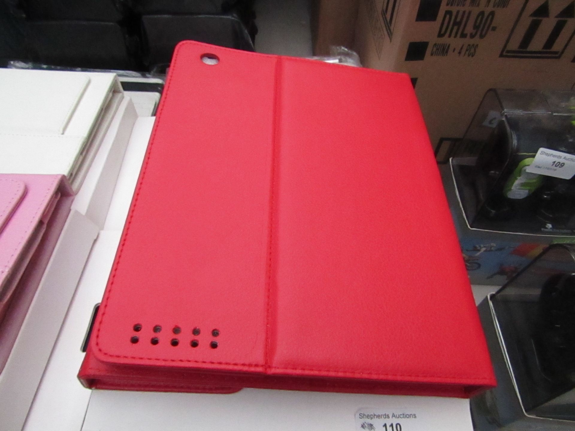 Bluetooth keyboard for iPad, new and boxed.  See picture for design and colour