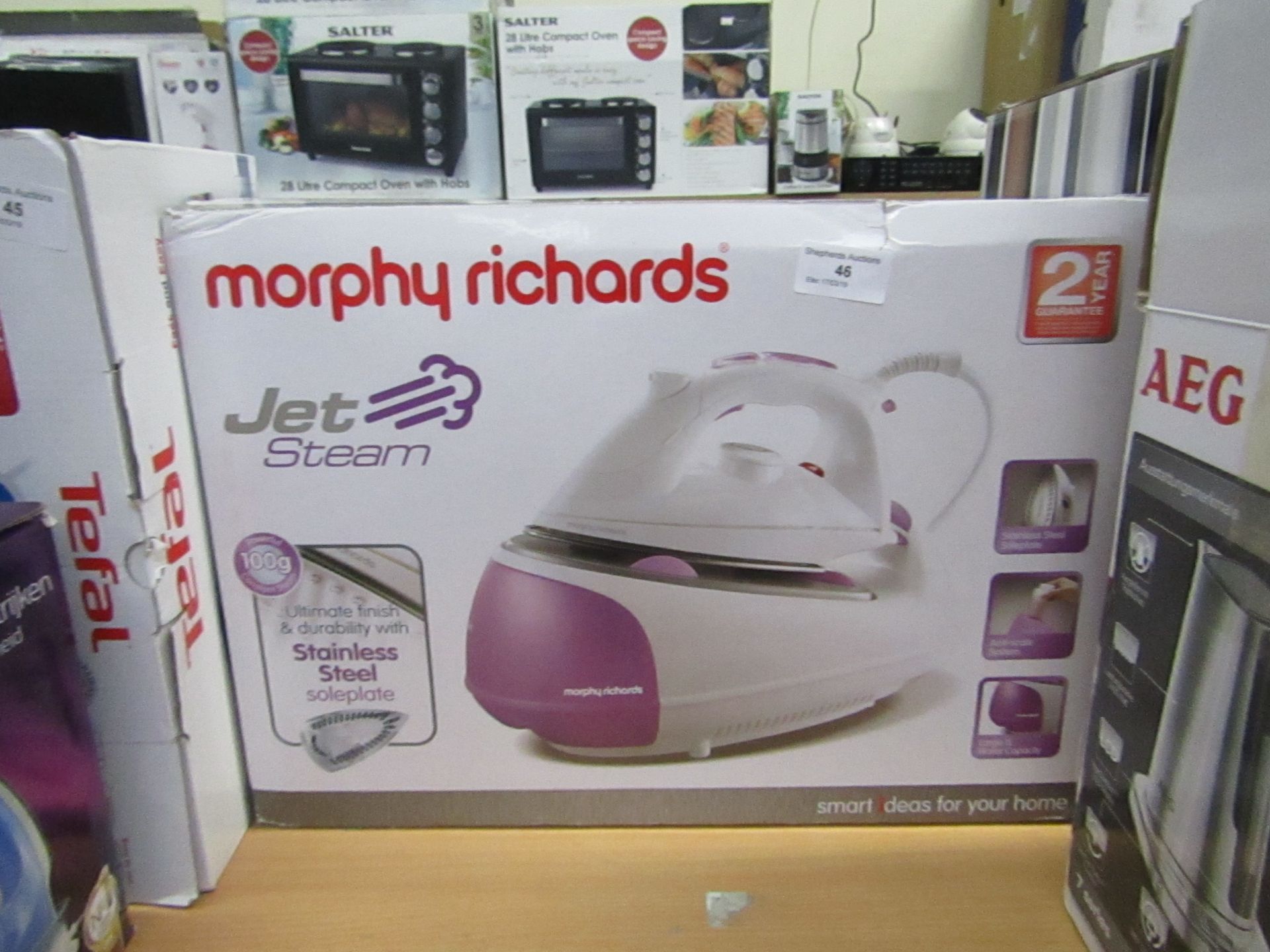 Morphy Richards jet steam iron, tested working and boxed