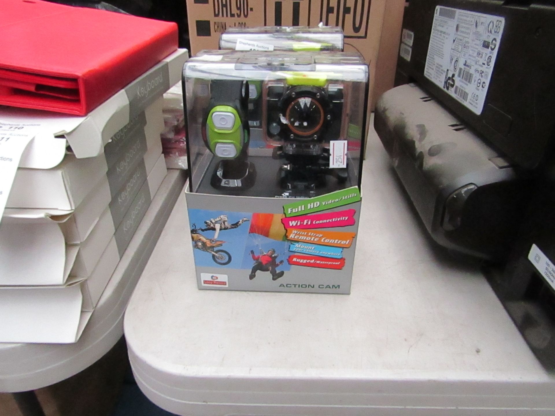 Action Camera, full HD with range of accessories, new in display case.