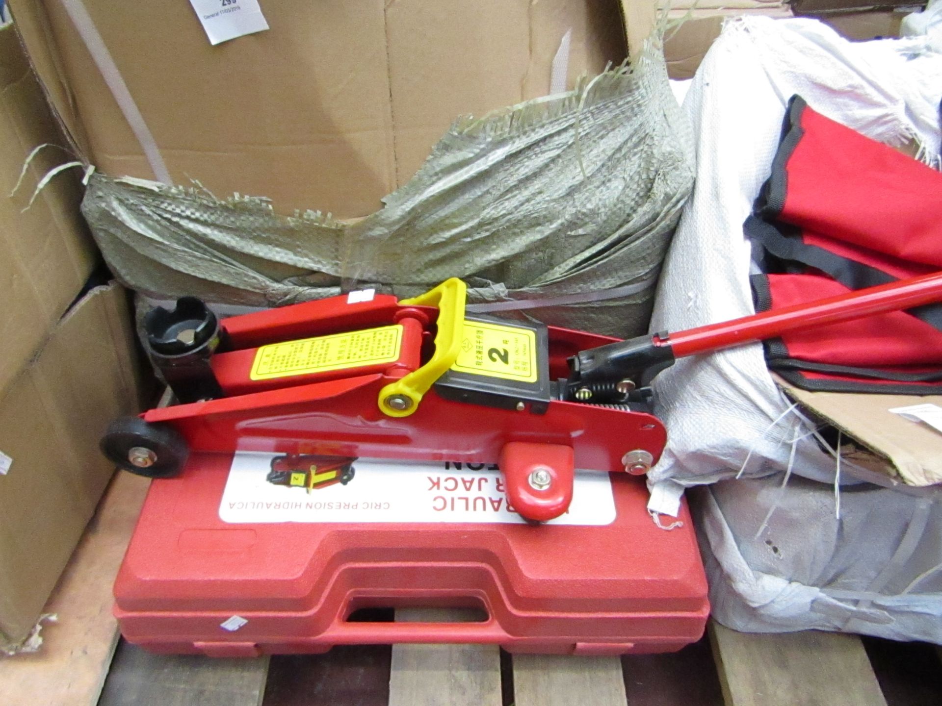 Hydraulic floor jack 2 US Ton, new & boxed