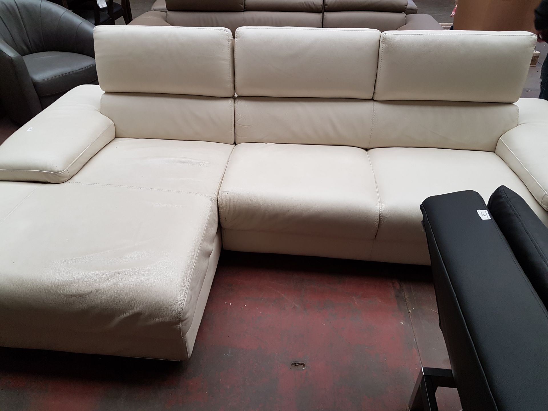 Nicoletti Lipari Italian Leather Sofa Chaise. RRP £2299.99 at https://www.costco.co.uk/Furniture- - Image 2 of 2