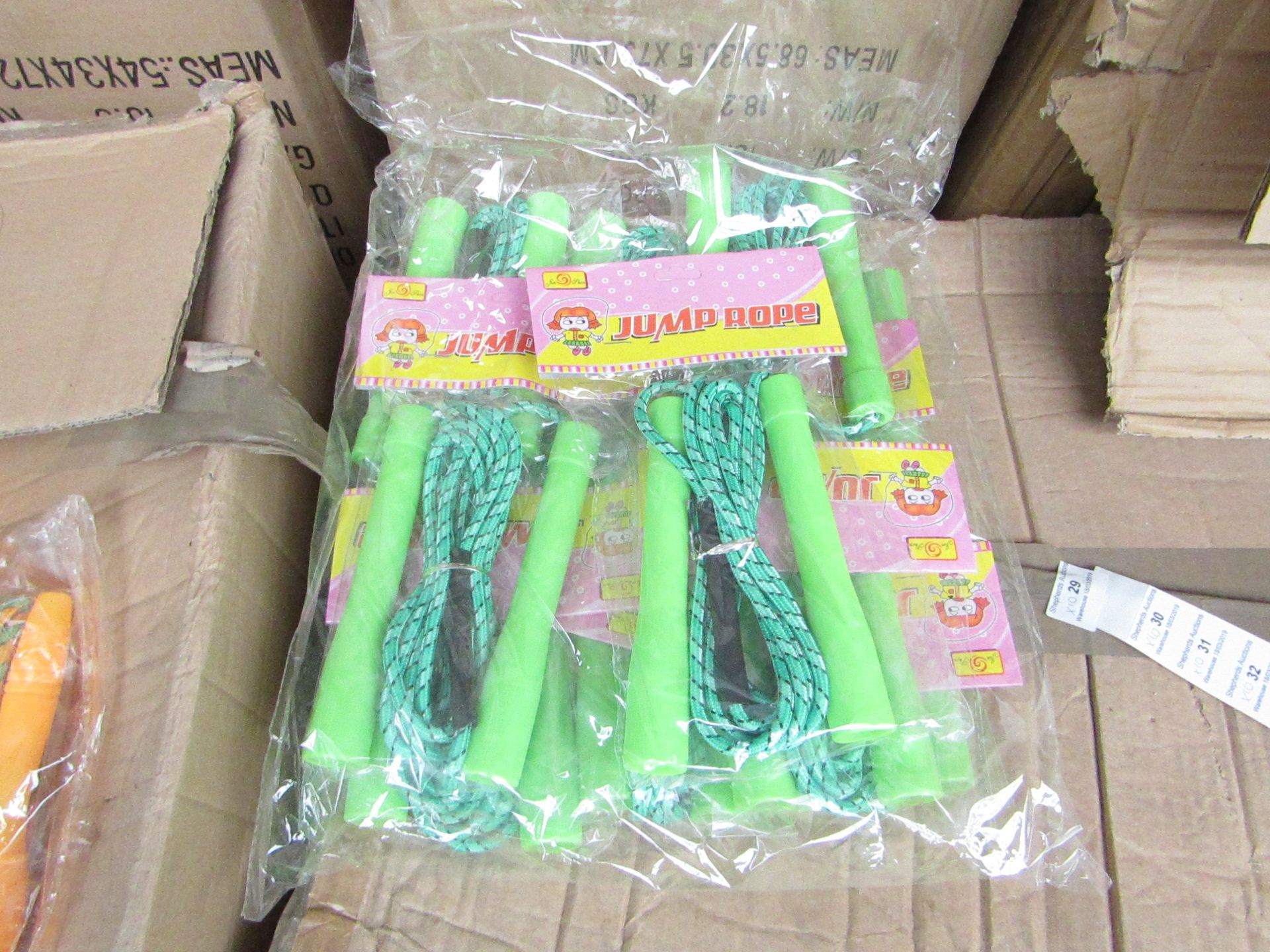 10x Leaping ability Plastic handle skipping ropes.