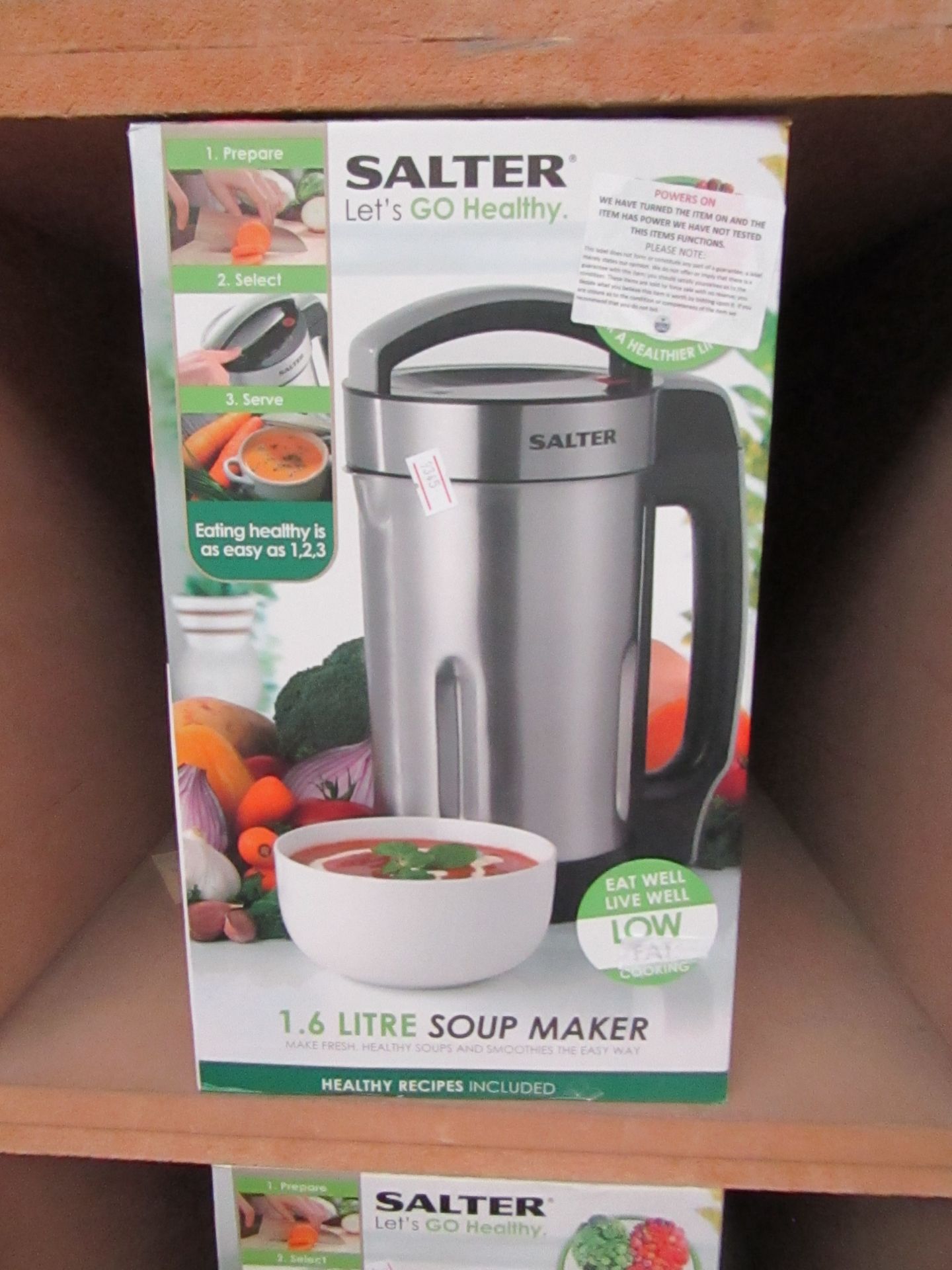 Salter soup maker powers on and boxed