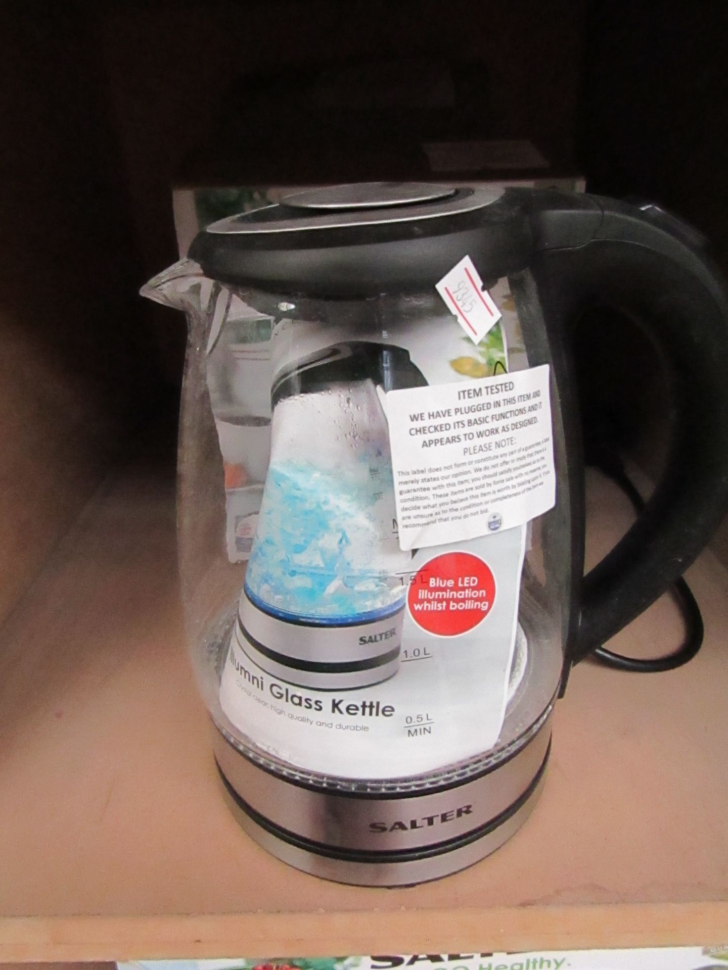 Salter glass kettle, powers on and boxed