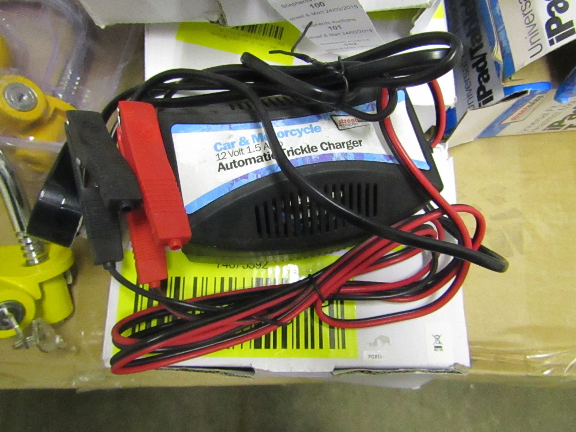 Car and Motorcycle 12v 1.5amp trickle charger, unchecked