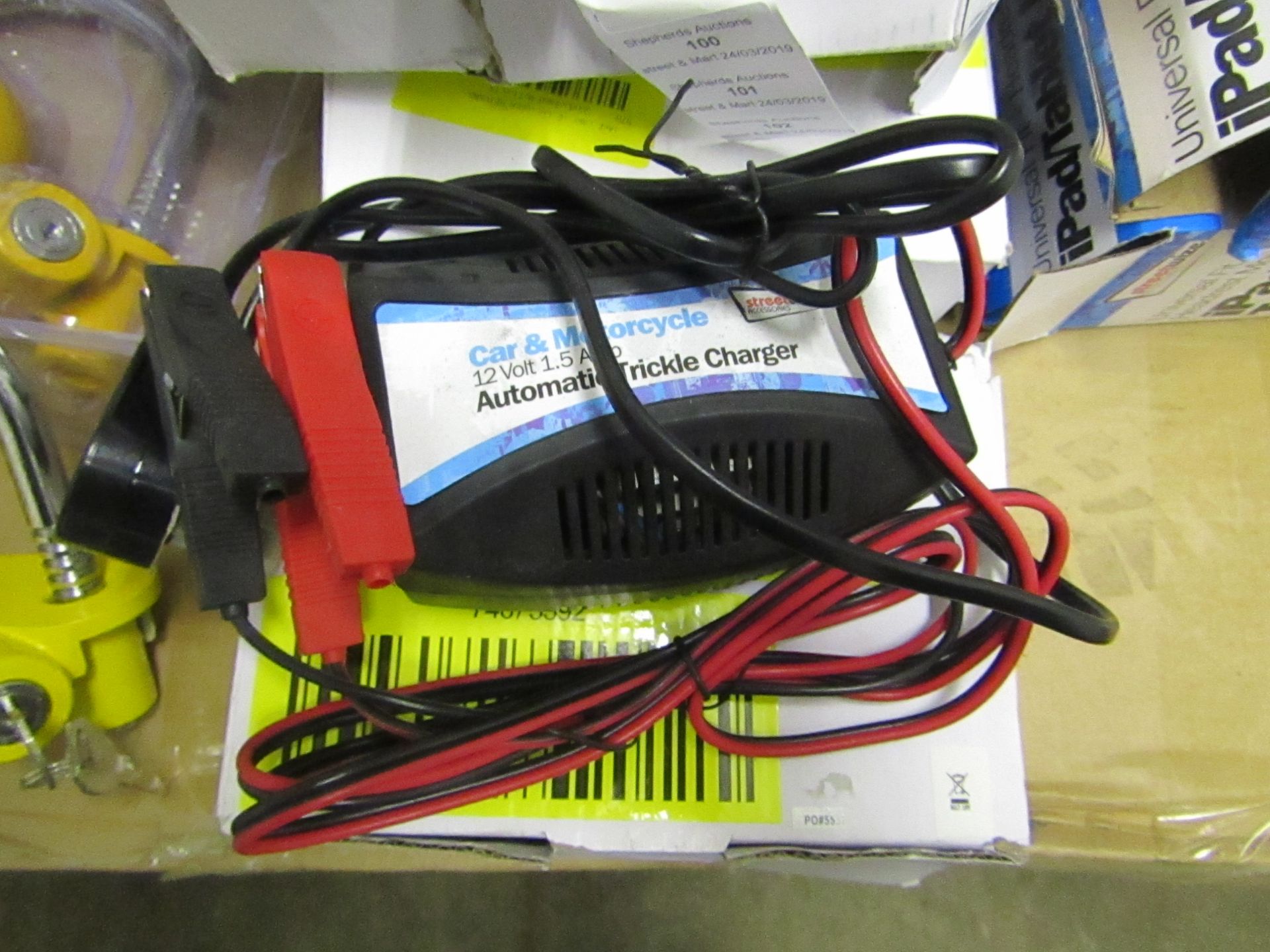 Car and Motorcycle 12v 1.5amp trickle charger, unchecked