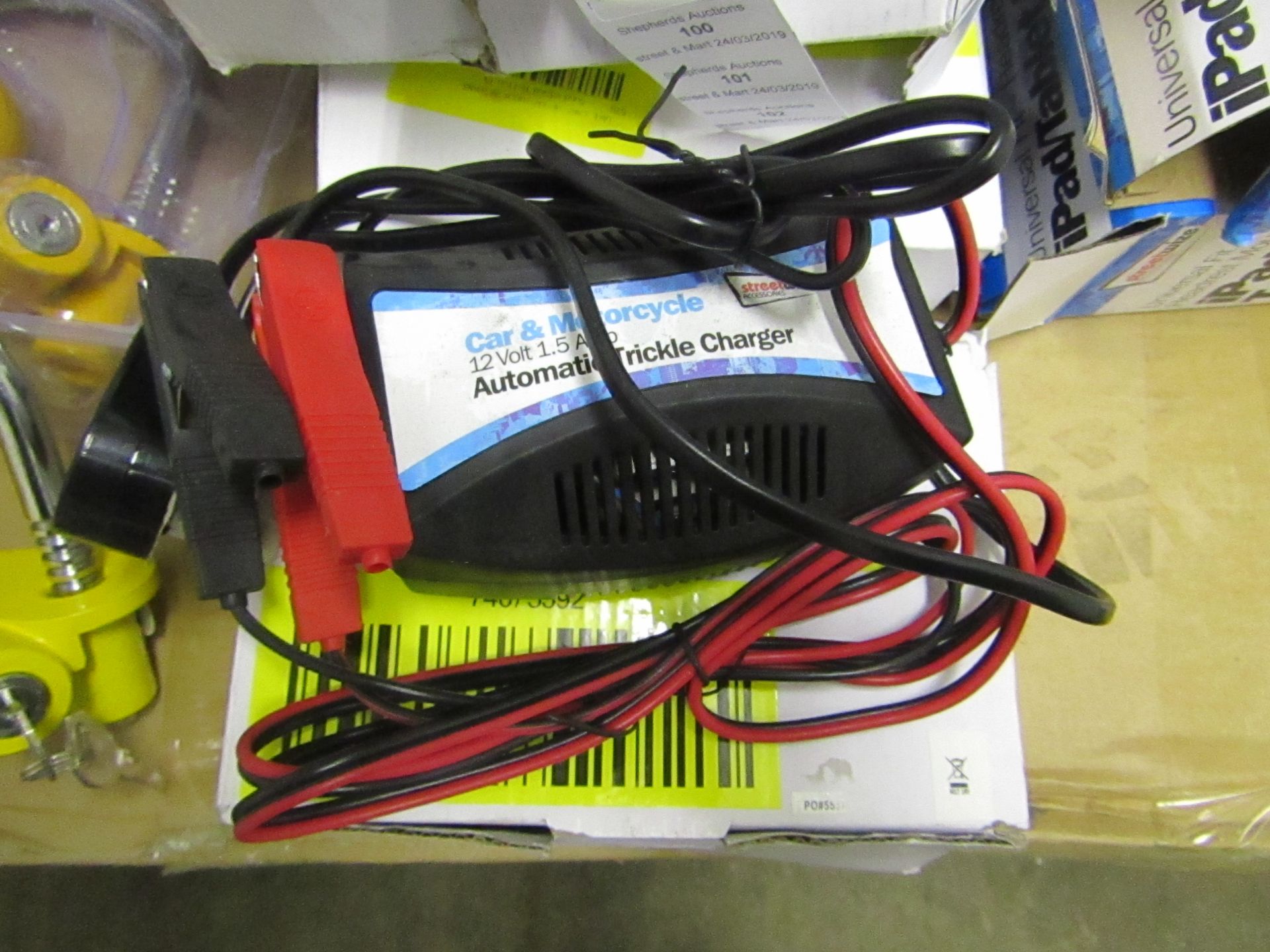 Car and Motorcycle 12v 1.5amp trickle charger, unchecked