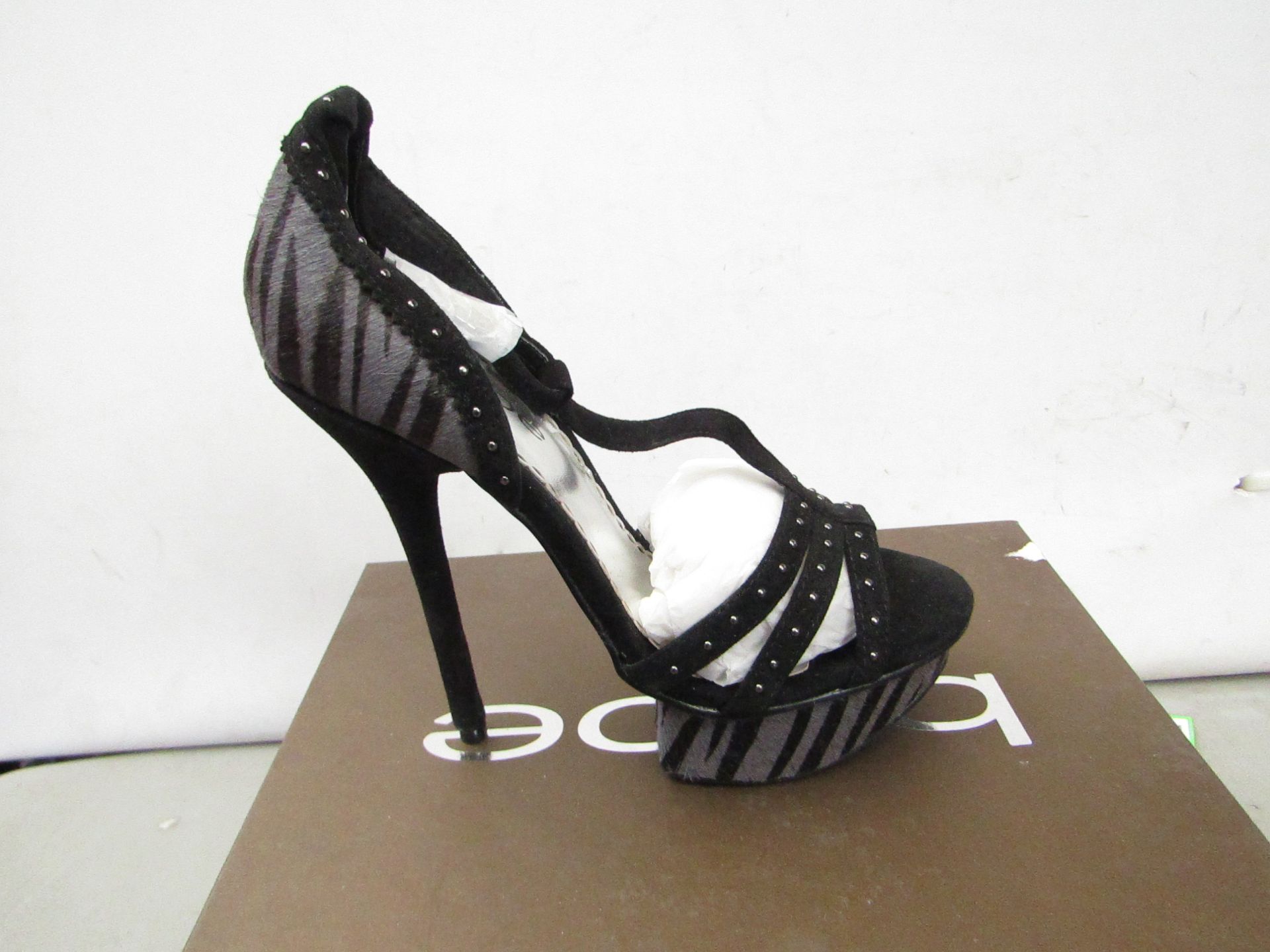 Bebe Pearl Black Ladies High heel Shoes size 5 1/2, boxed.