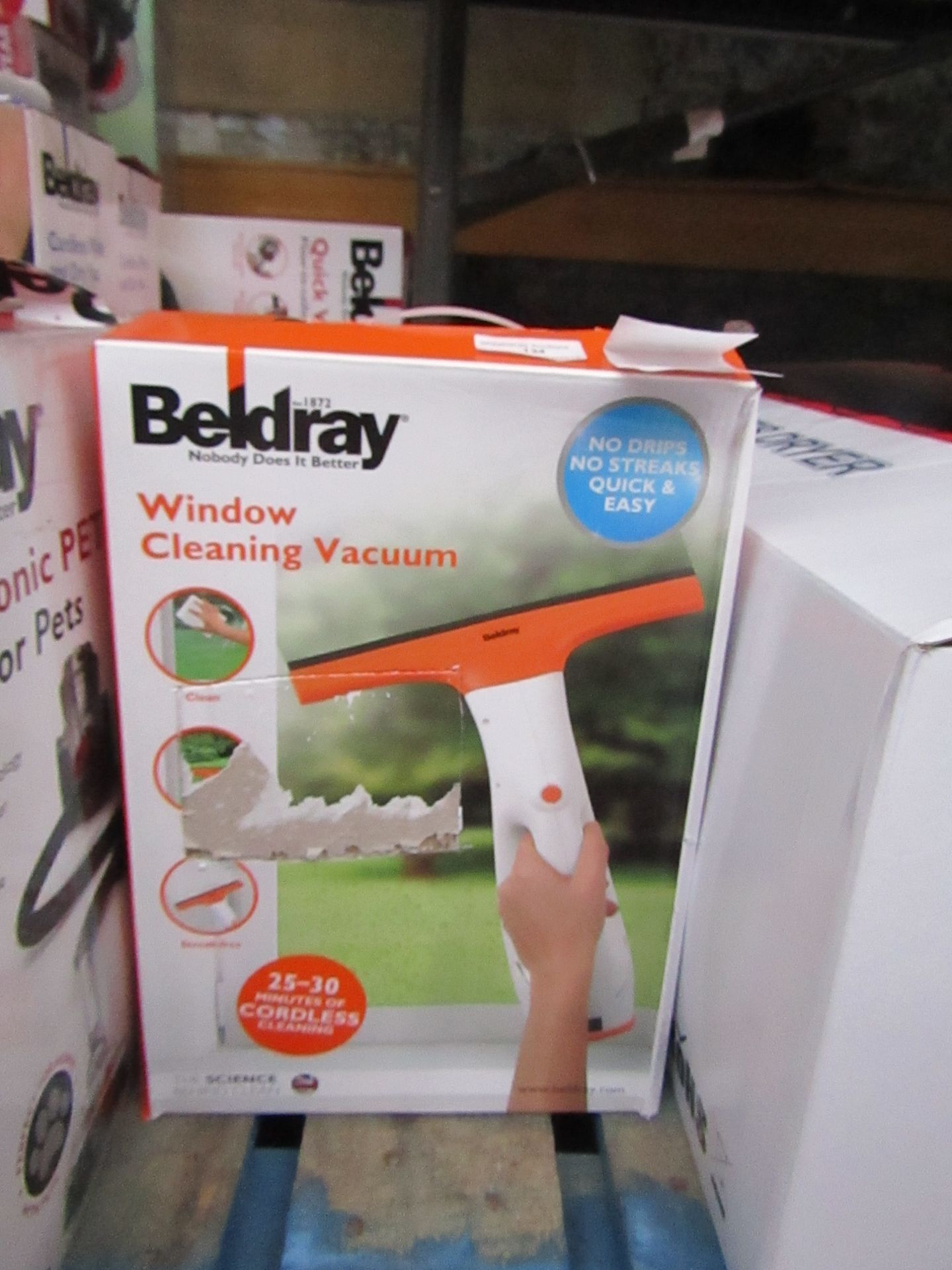 Beldray window cleaning vacuum   boxed and unchecked