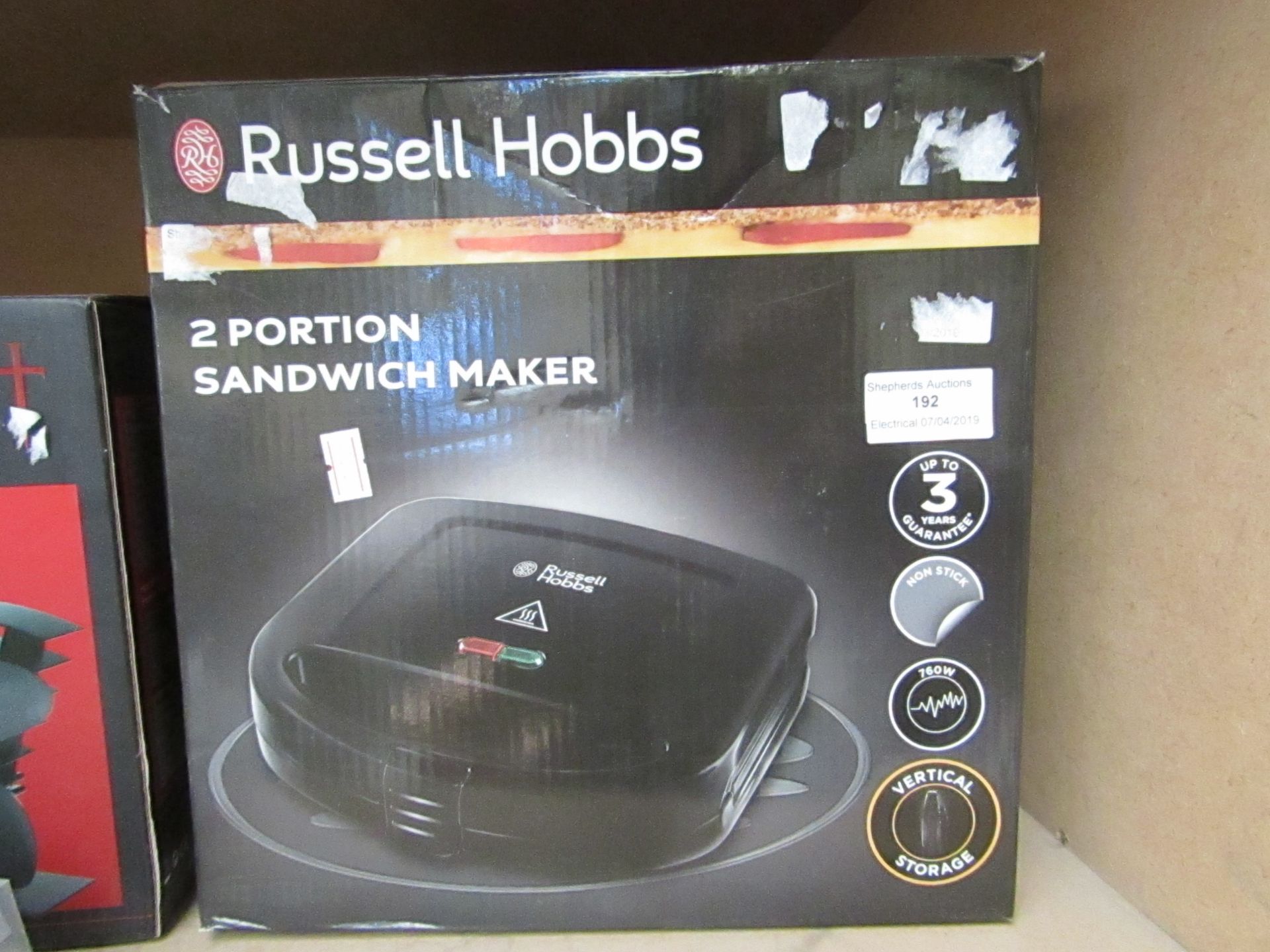 Russell Hobbs 2 portion sanwich maker, tested working and boxed.