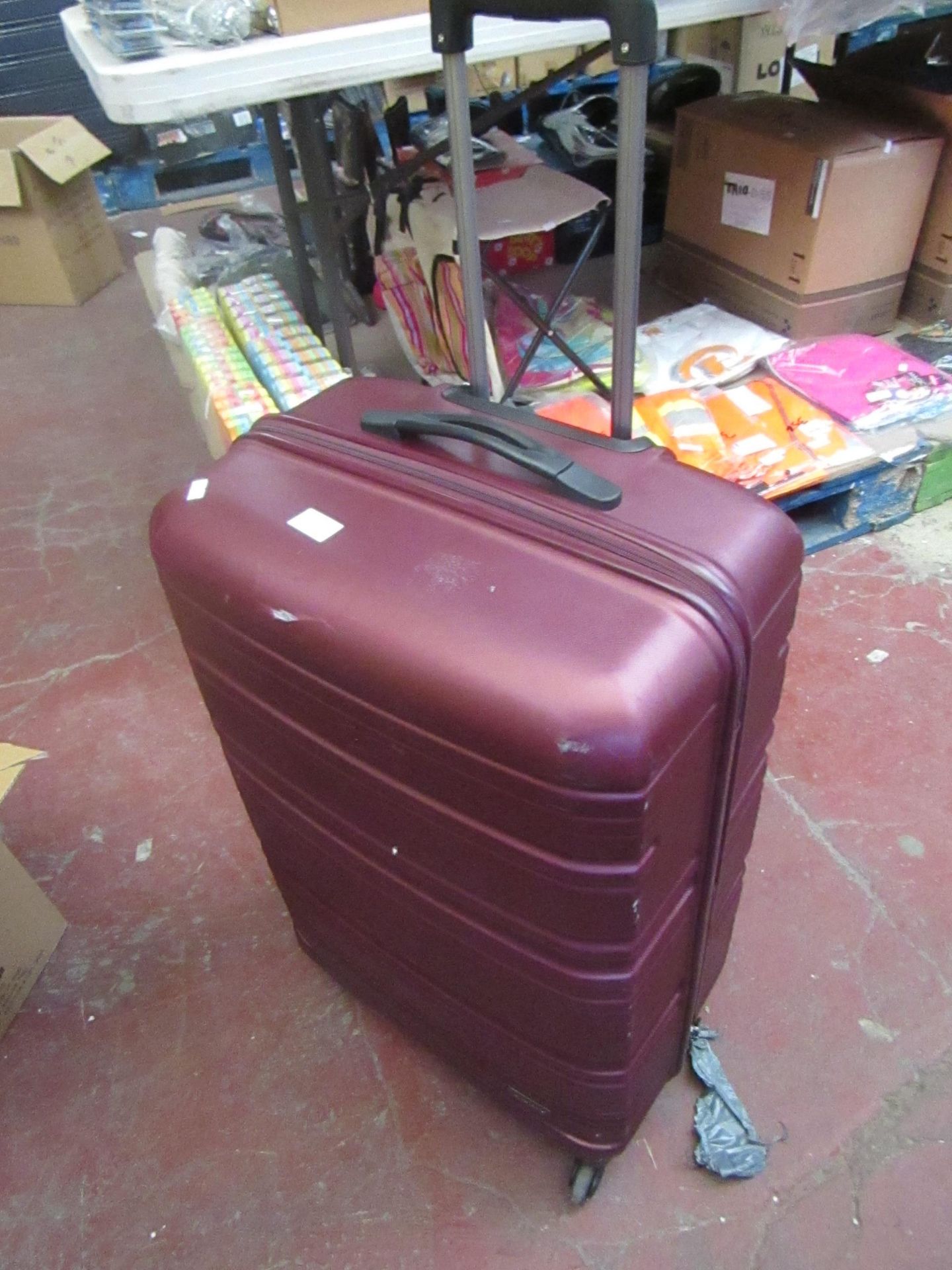 2x Various suitcases, one is heavily marked and other has a damaged handle.