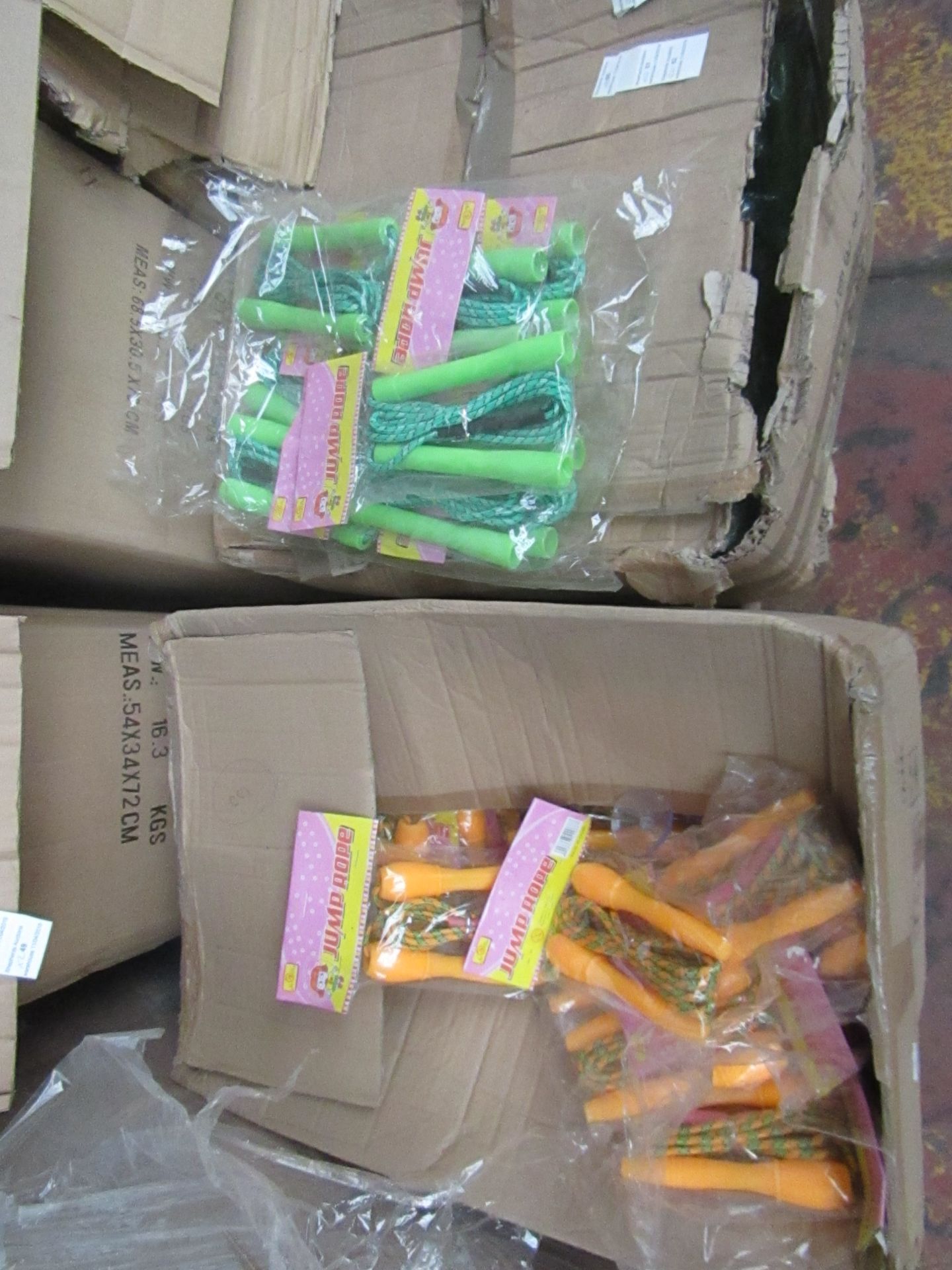 20x Leaping ability Plastic handle skipping ropes, will come in either orange or green or both.