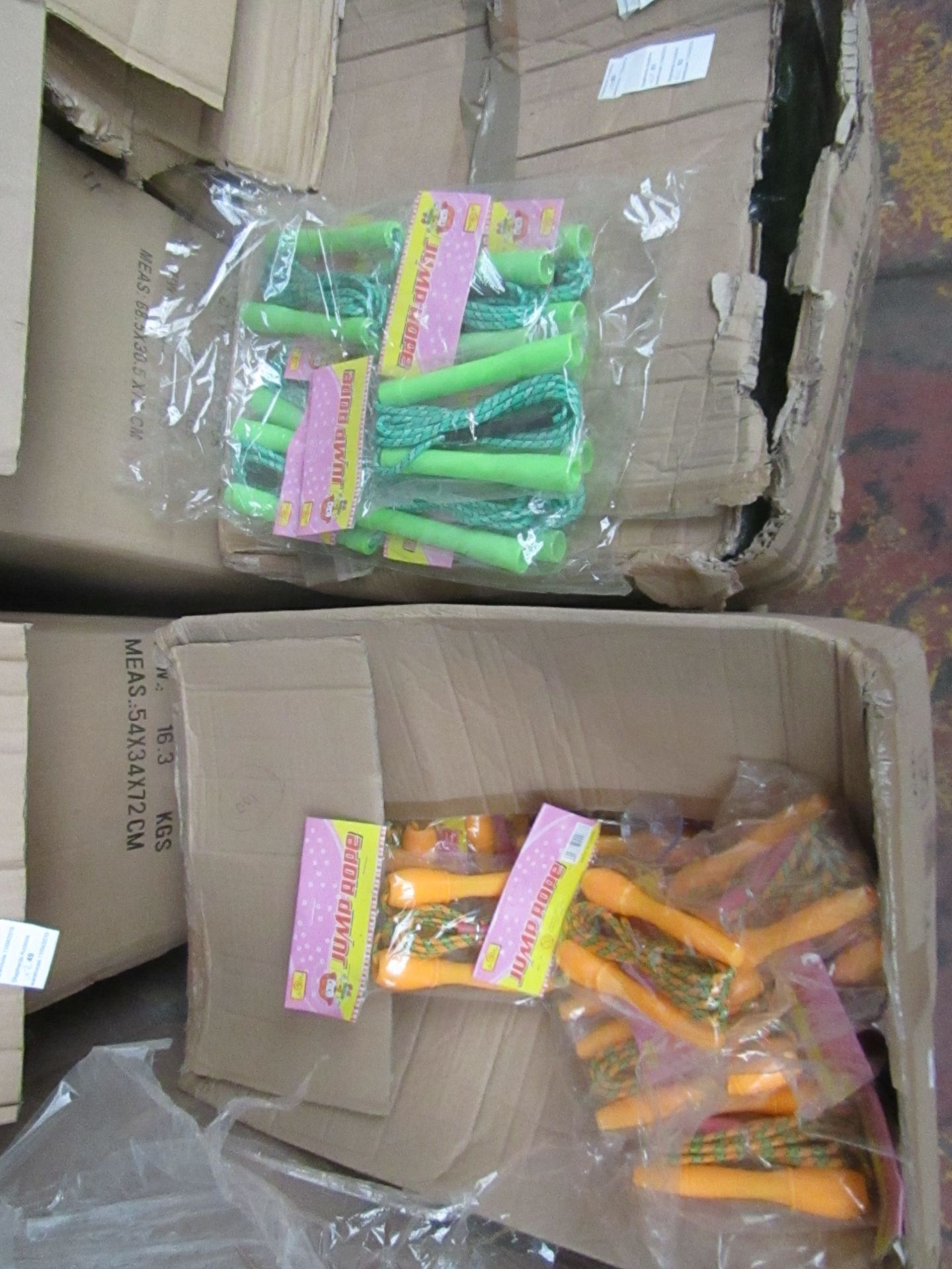 20x Leaping ability Plastic handle skipping ropes, will come in either orange or green or both.