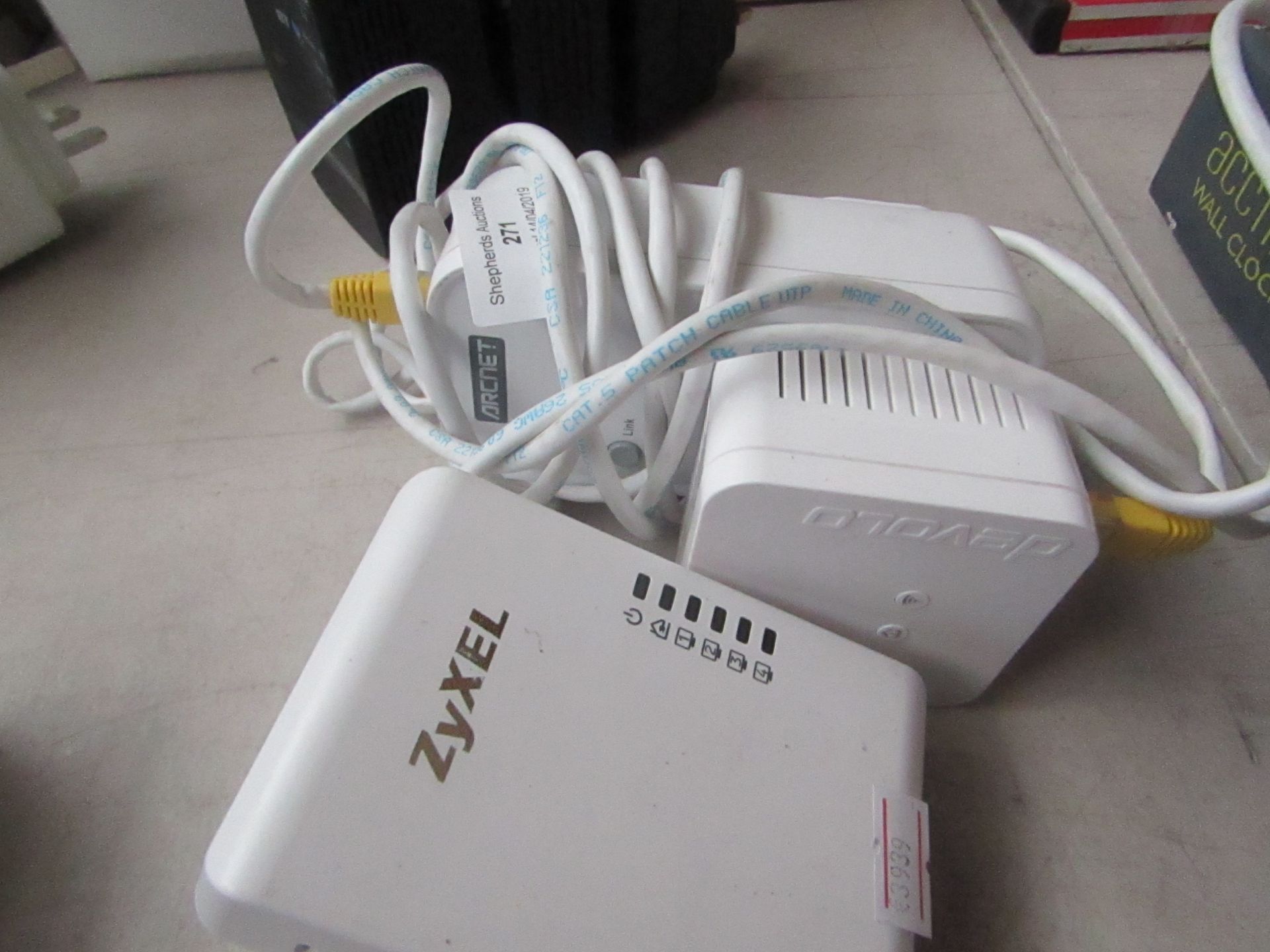 Various wifi extenders Zyxel, Devolo Arcnet, untested