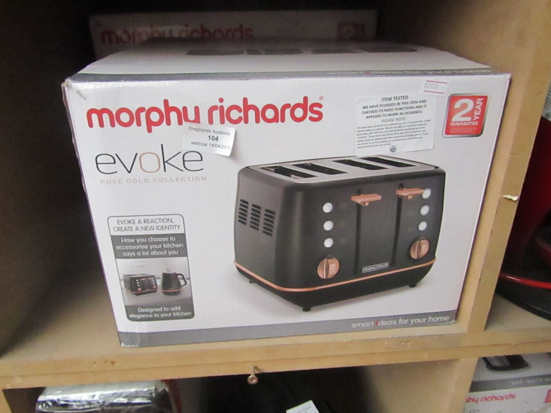 Morphy richards 4 sliced toaster powers on and boxed