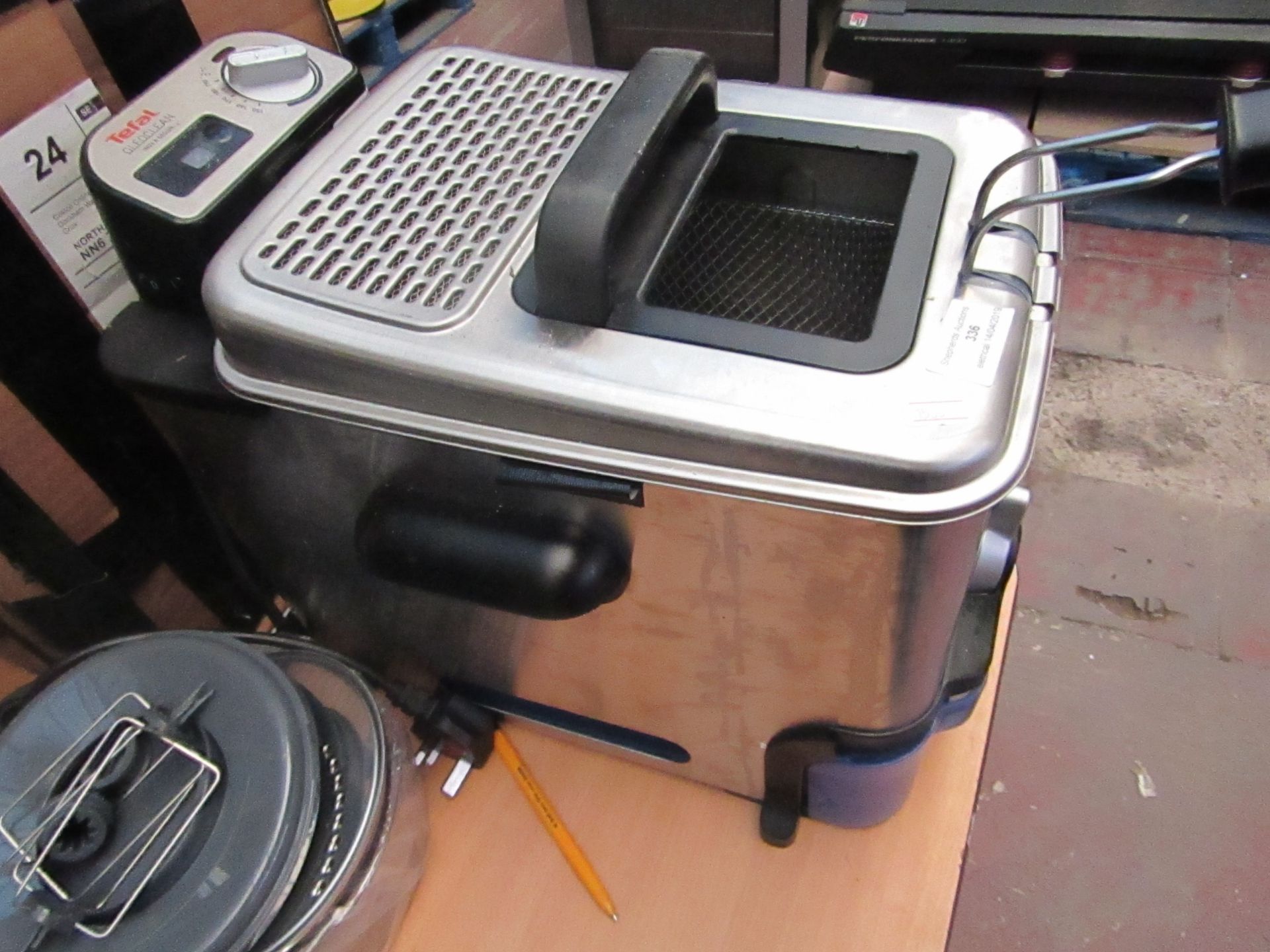 Tefal OLEO Clean fryer, tested working but glass has smashed.