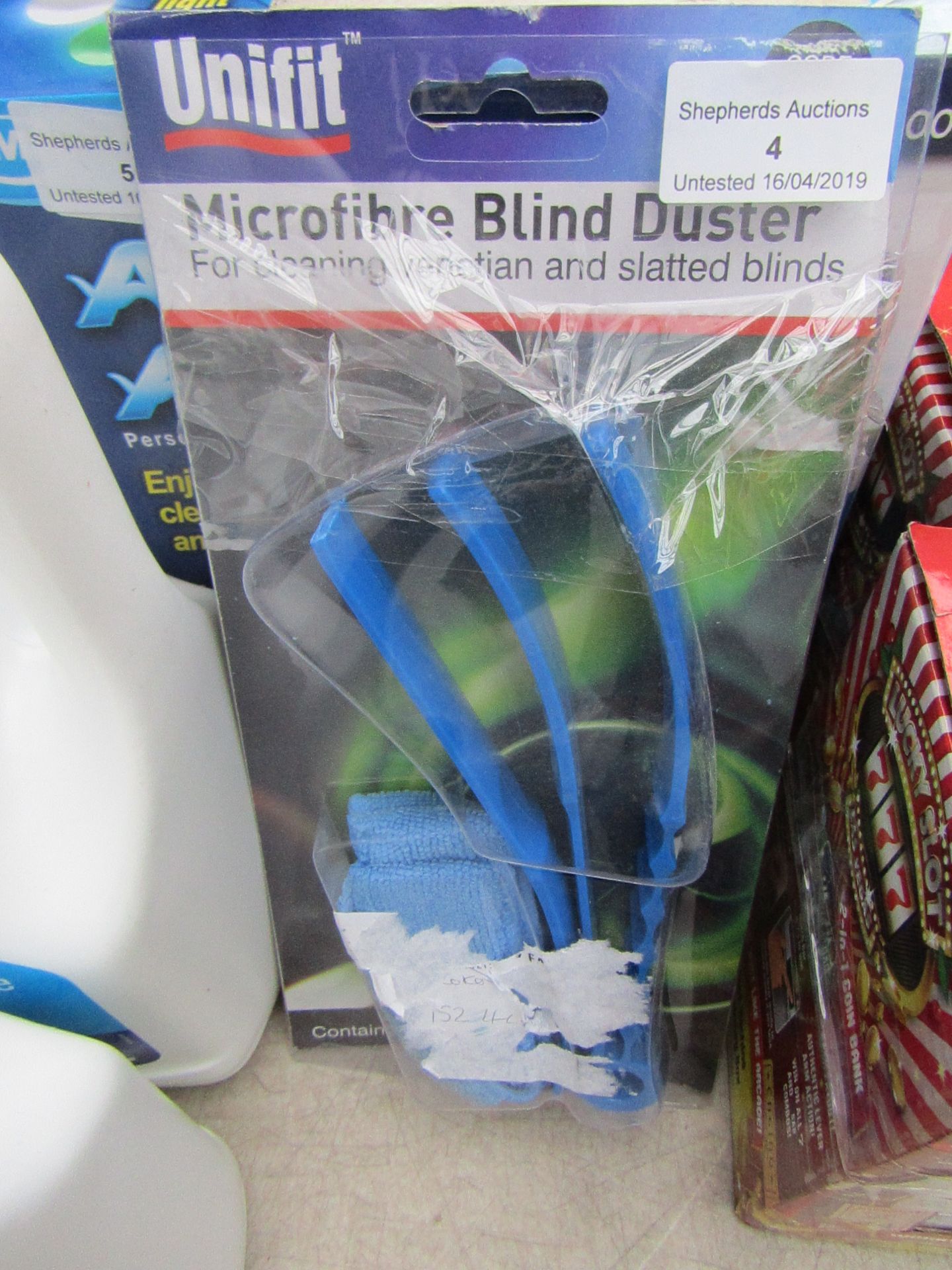 microfiber blind duster untested and in package