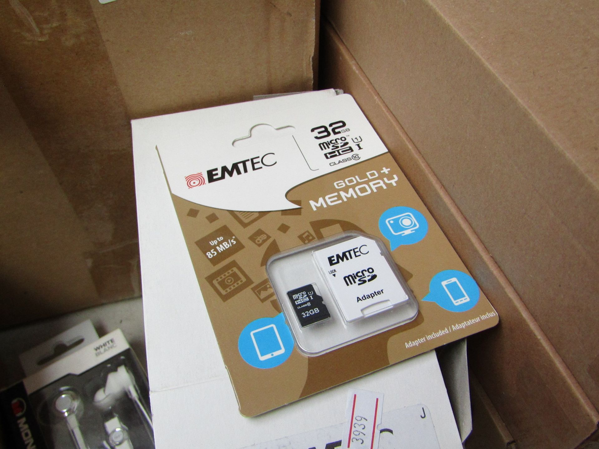 Em Tec 32GB Gold Plus memory card with adaptor, new and packaged.