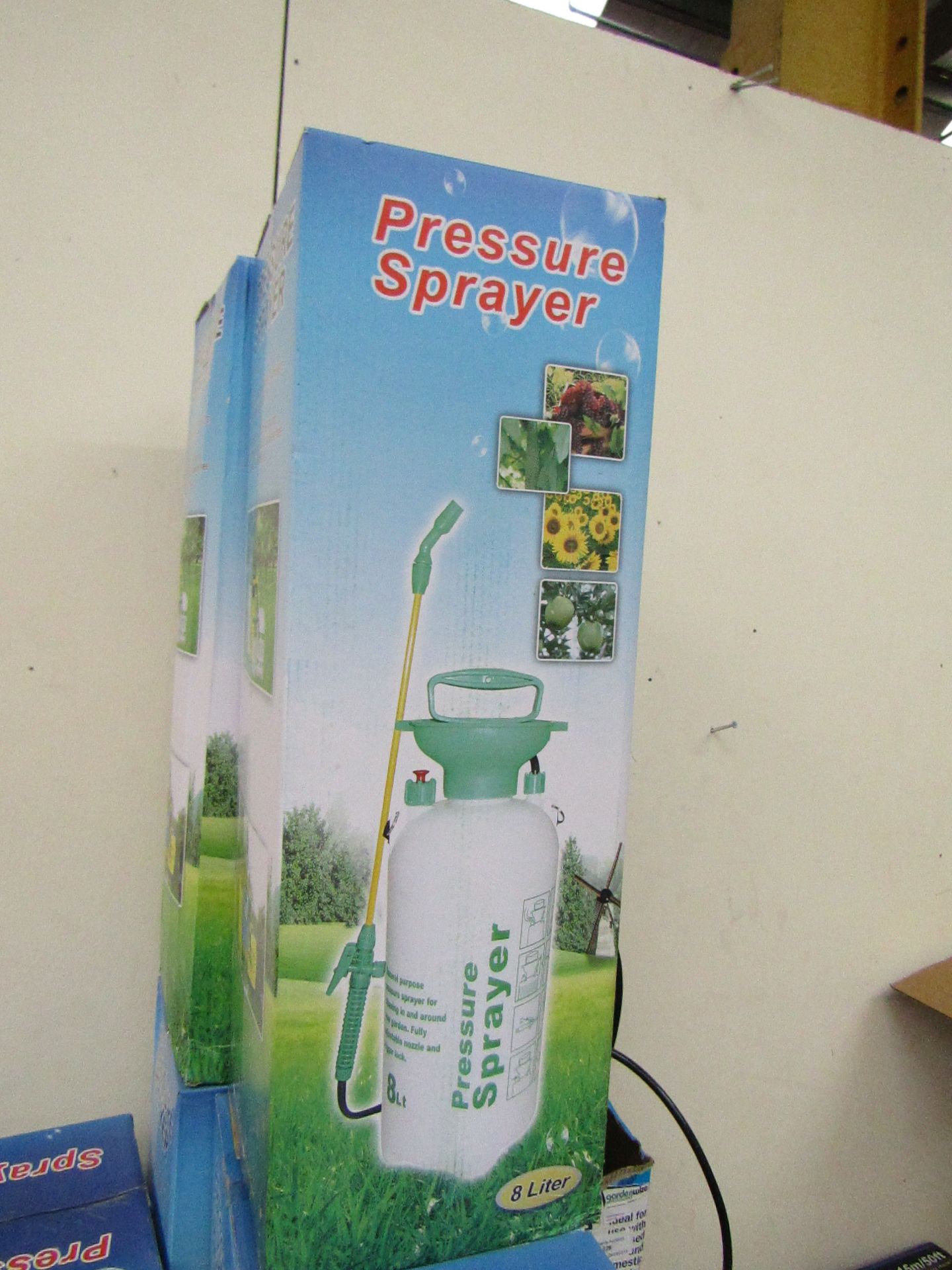 8ltr pressure sprayer, unused and boxed