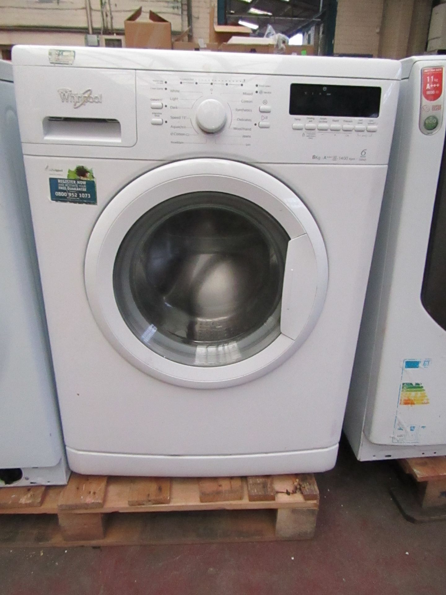 Whirlpool 8kg a+++ 1400 rpm 6th sense colours washing machine, powers on and spins