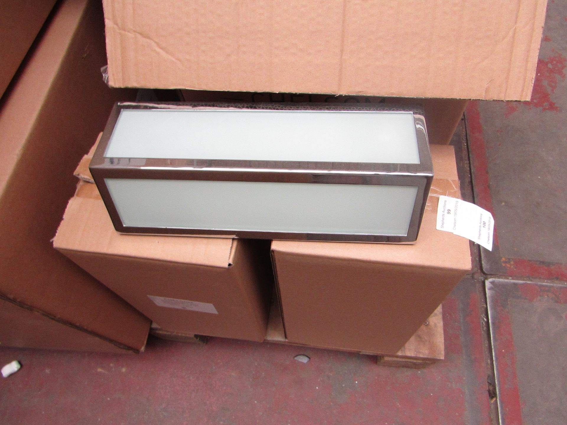 Chelsom BW/3 wall light, boxed